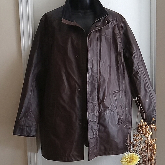 Danier | Men's  Dark Brown Leather Car Jacket - Picture 5 of 15